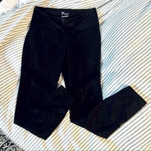 Old Navy modern design leggings with mesh detail